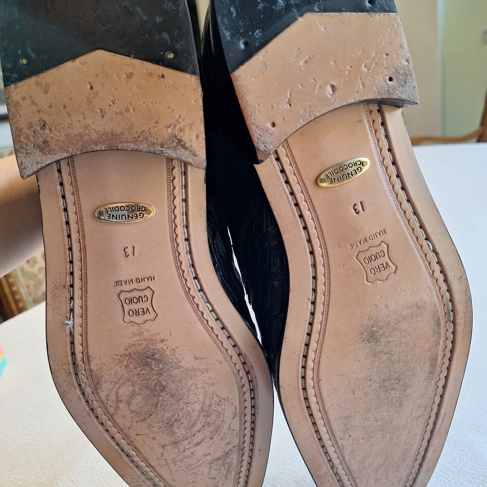 Classic Black Textured Men's Oxfords - Picture 6 of 6